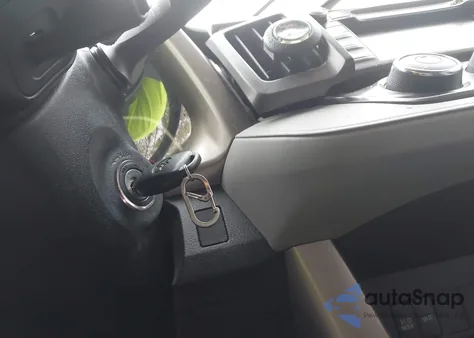 2015 Toyota Rav4 Le z USA, uszkodzony, nr VIN JTMBFREV7FJ023746